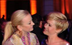 Auf der »Blue Hour« der ARD trafen Jenny Elvers-Elbertzhagen (L) und  Wolke Hegenbarth aufeinander. Photo: Jens Kalaene