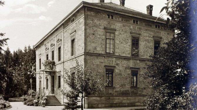 Der künftige Firmensitz der Holy AG ist von einem parkähnlichen Garten umgeben. Der künftige Firmensitz der Holy AG ist von einem parkähnlichen Garten umgeben.