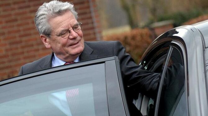Der designierte Bundespräsident Joachim Gauck stellt sich den Bundestagsfraktionen vor. Foto: Caroline Seidel