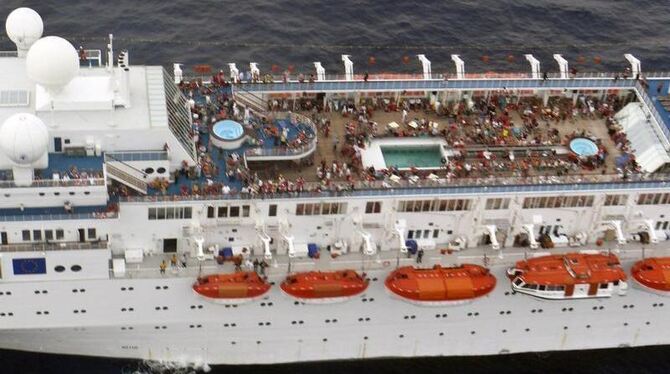 Im Maschinenraum der »Costa Allegra« war am Montag auf dem Weg von Madagaskar zu den Seychellen ein Feuer ausgebrochen. Foto: In Im Maschinenraum der »Costa Allegra« war am Montag auf dem Weg von Madagaskar zu den Seychellen ein Feuer ausgebrochen. Foto: In