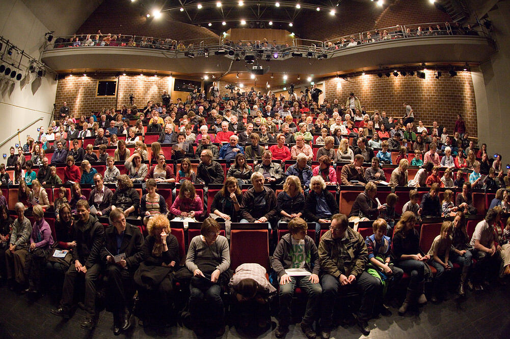 100 Magier in 100 Minuten