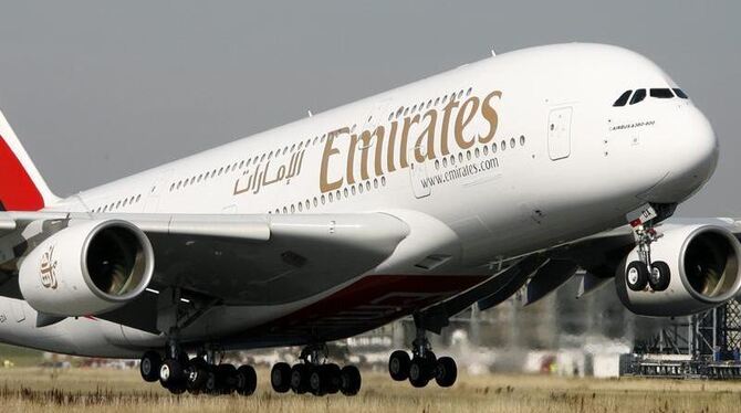 Der erste Airbus A380, der im Airbus-Werk in Hamburg an die arabische Airline Emirates ausgeliefert wurde, startet am 29.07.2008