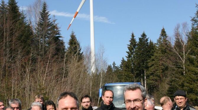 Bei einer Informationsfahrt in den Nordschwarzwald konnten sich Gemeinderäte und Bürger aus Pfronstetten vor Ort im Windpark Sim