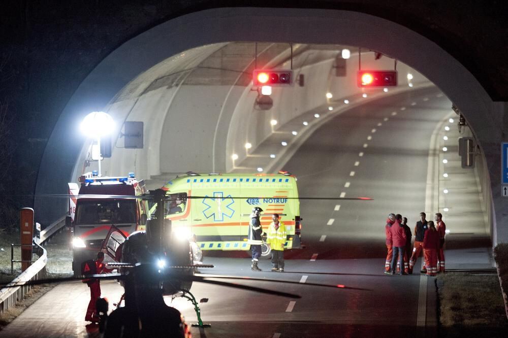 Busunfall in Schweizer Tunnel