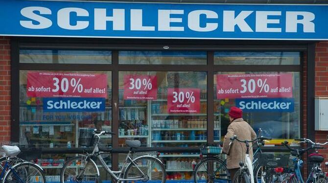 Diese Schlecker-Filiale in Grimmen soll geschlossen werden. Bundesweit sollen etwa 2.400 der derzeit noch rund 5.400 Schlecke Diese Schlecker-Filiale in Grimmen soll geschlossen werden. Bundesweit sollen etwa 2.400 der derzeit noch rund 5.400 Schlecke