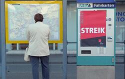 Warnstreiks im öffentlichen Dienst haben den öffentlichen Nahverkehr in Frankfurt nahezu zum Erliegen gebracht. Foto: Boris R