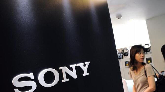 Sony-Logo auf einem Messestand: Das japanische Unternehmen steckt tief in den roten Zahlen. Foto: Franck Robichon 