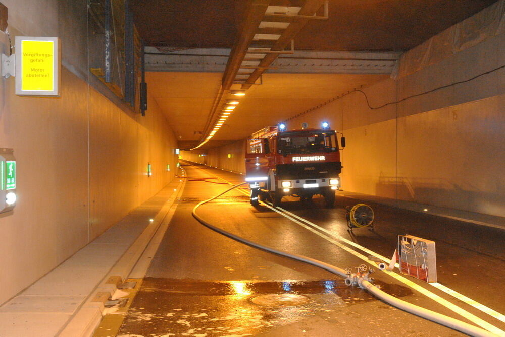 Großalarm nach Tunnelbrand Dusslingen April 2012