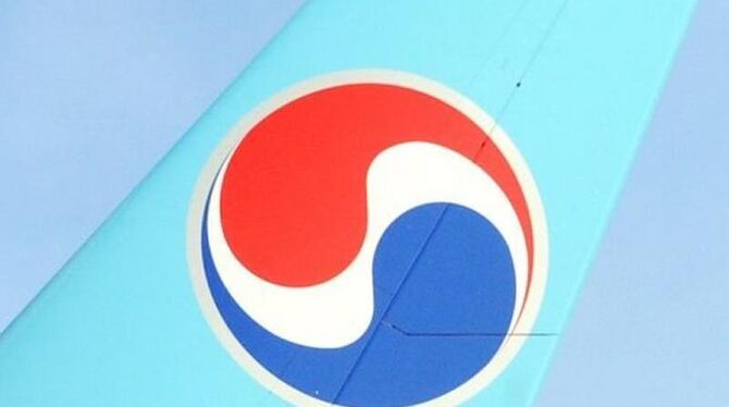 Das Logo der Korean Air. Eine Maschine der Airline musste nach einer Bombendrohung notlanden. Foto: Maurizio Gambarini / Arch