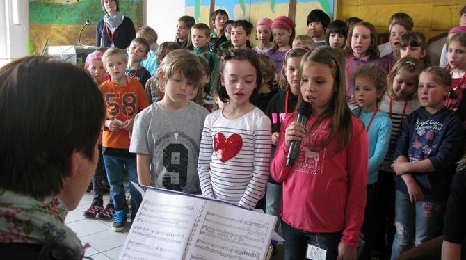 Voll bei der Sache: Die jungen Sängerinnen und Sänger bei der Generalprobe des Musicals, das am Sonntag aufgeführt wird.