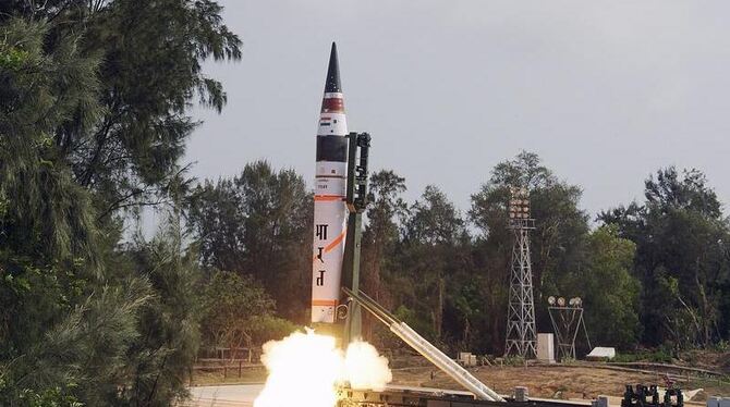 Nur von den fünf ständigen Mitgliedern im Weltsicherheitsrat ist bekannt, dass sie atomwaffenfähige Interkontinentalraketen b