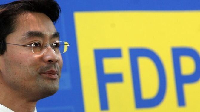 Mit einem klaren Kurs der bürgerlichen Mitte will Rösler die FDP vom Koalitionspartner CDU/CSU abgrenzen und aus der Krise fü Mit einem klaren Kurs der bürgerlichen Mitte will Rösler die FDP vom Koalitionspartner CDU/CSU abgrenzen und aus der Krise fü