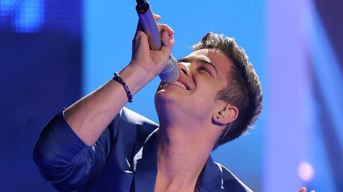 Luca Hänni führt die Charts an. Foto: Henning Kaiser Luca Hänni führt die Charts an. Foto: Henning Kaiser