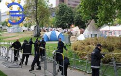 Die Polizei bereitet sich auf die Blockupy-Aktionstage vor. Foto: Arne Dedert