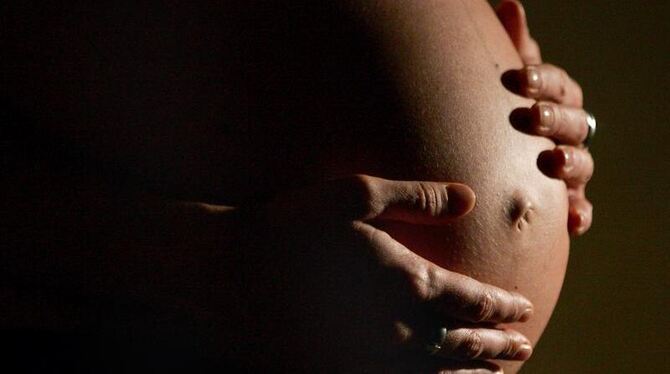 Trotz der Halbierung der Todesfälle stirbt immer noch fast alle zwei Minuten eine Frau im Kindbett. Foto: Felix Heyder/Archiv Trotz der Halbierung der Todesfälle stirbt immer noch fast alle zwei Minuten eine Frau im Kindbett. Foto: Felix Heyder/Archiv