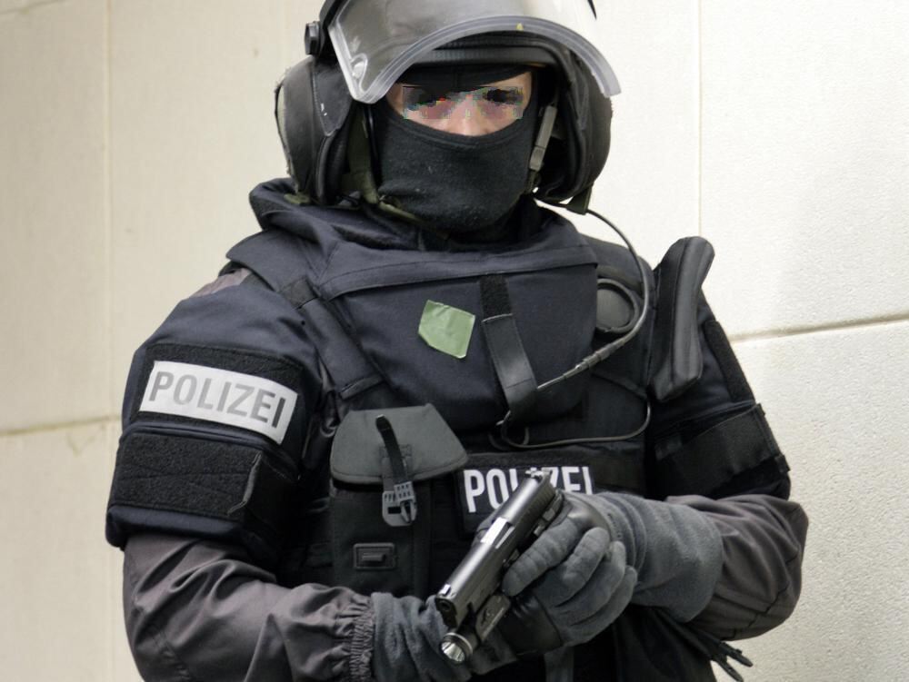 Polizei: Polizei: Stahlknecht verleiht dem SEK ein eigenes Abzeichen