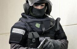 Ein Mitglied des Sondereinsatzkommandos (SEK) der Polizei
