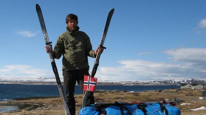 »Nur wo du zu Fuß warst, warst du wirklich«: Markus Heim in Vardø. Jetzt ist er wieder zu Hause. FOTO: PRIVAT »Nur wo du zu Fuß warst, warst du wirklich«: Markus Heim in Vardø. Jetzt ist er wieder zu Hause. FOTO: PRIVAT