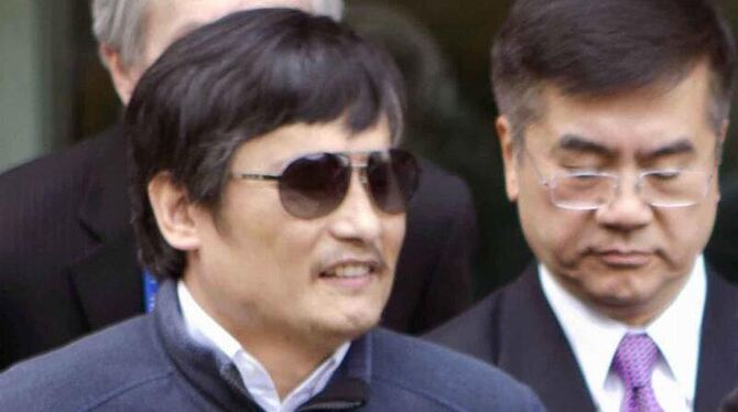 Der blinde chinesische Bürgerrechtler Chen Guangcheng steht offenbar kurz vor seiner Ausreise in die USA. Foto: epa/US-Botsch