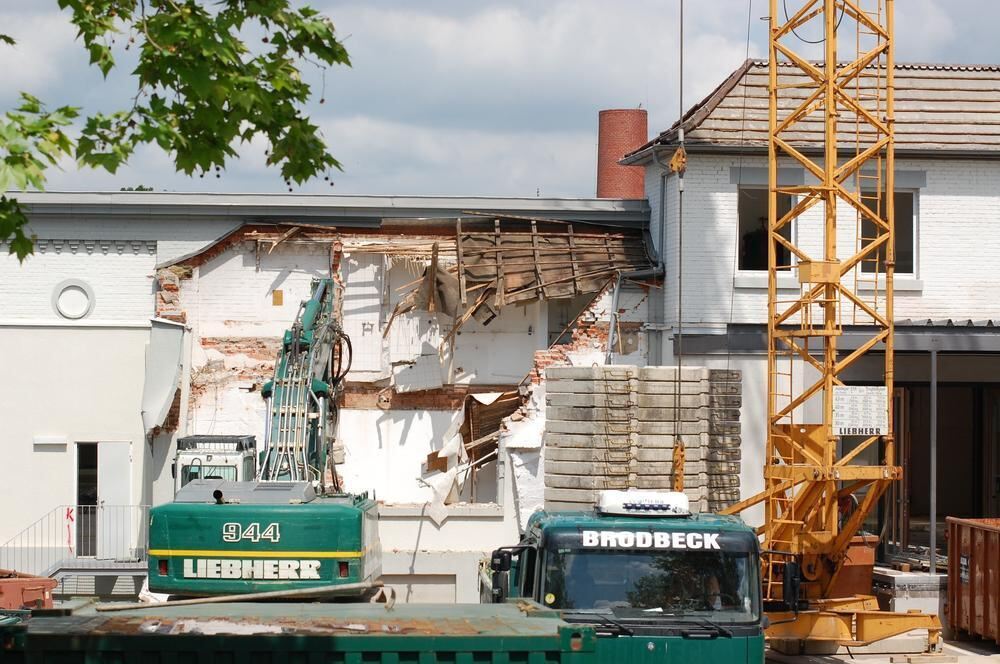 Abbruch der alten Metzinger Samtfabrik