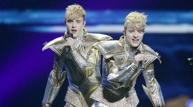 Jedward haben sich fürs Finale qualifiziert. Foto: Jörg Carstensen 