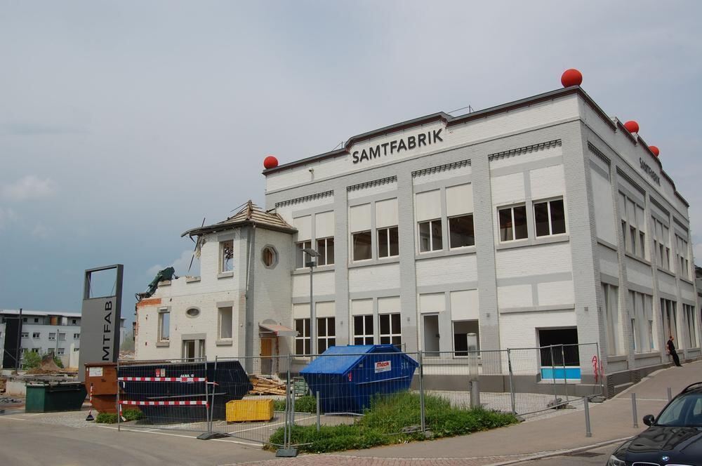 Abbruch der alten Metzinger Samtfabrik
