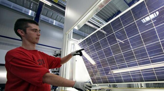 Produktion bei Solarworld. Das Photovoltaik-Unternehmen war 2011 mit fast 300 Millionen Euro Verlust in die roten Zahlen geru