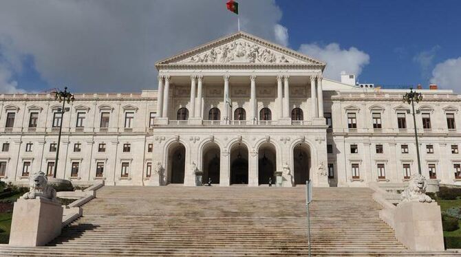 Blick auf das portugiesische Parlament in Lissabon. Foto: Marijan Murat/Archiv