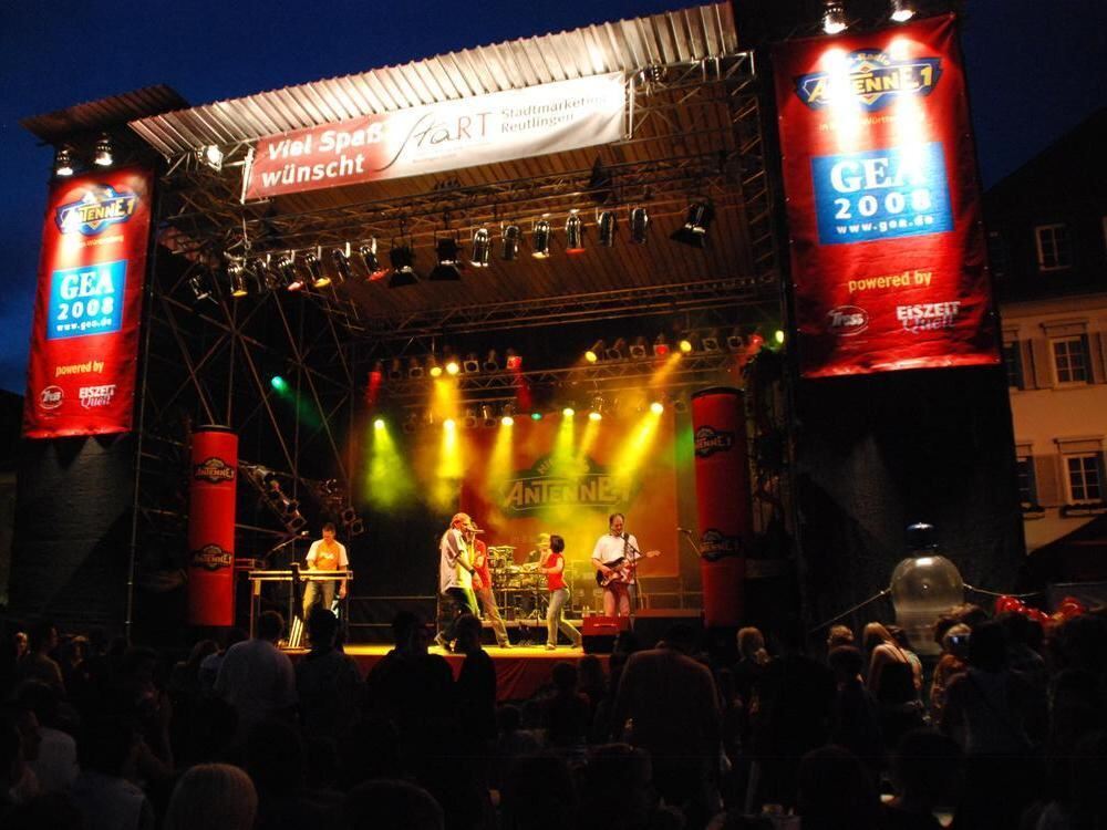  Reutlinger Stadtfest wieder mit Antenne 1 und GEA - Reutlingen Illustration 