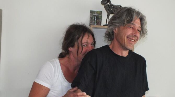 Birgit Münz und Horst Frankenhauser verzieren Golfbahnen mit Skulpturen. Der Mund der Wahrheit beispielsweise verschluckt gerne