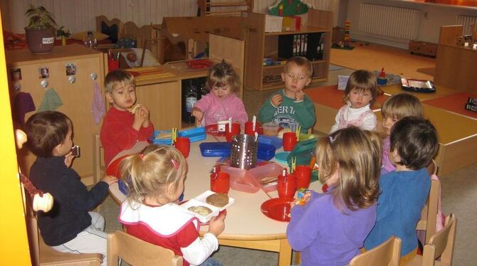 Vesperzeit im Willmandinger Kindergarten Sonnenschein: Von Januar kommenden Jahres an werden Sonnenbühler Kinder dort auch ganzt