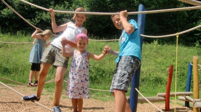 Der Bewegungsparcours ist der Renner in der Lautertalschule. FOTO: MANZ