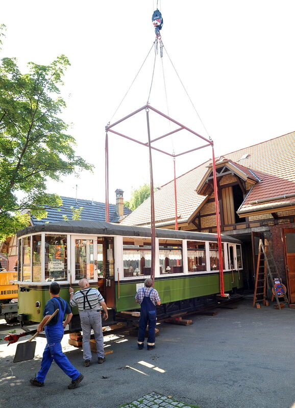 Straßenbahn wird Straßencafe