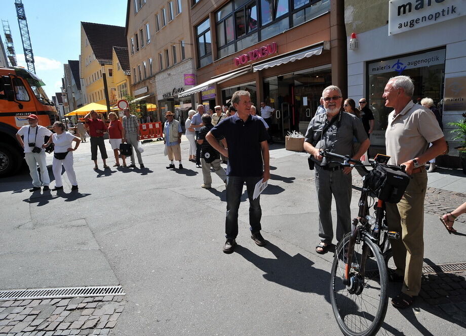 Straßenbahn wird Straßencafe