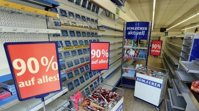 Die gesamte Drogeriebranche hat an der Rabattschlacht beim einstigen Primus Schlecker zu knacken. Foto: Holger Hollemann Die gesamte Drogeriebranche hat an der Rabattschlacht beim einstigen Primus Schlecker zu knacken. Foto: Holger Hollemann