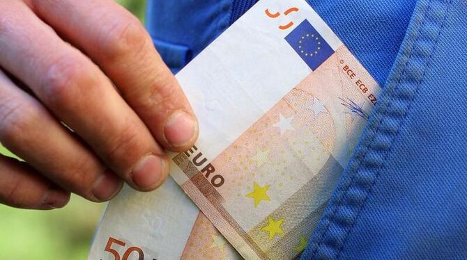 Der Präsident des Bundes der Steuerzahler, Reiner Holznagel: "Von Sonntag, 05.20 Uhr, an arbeiten die Deutschen wieder für da