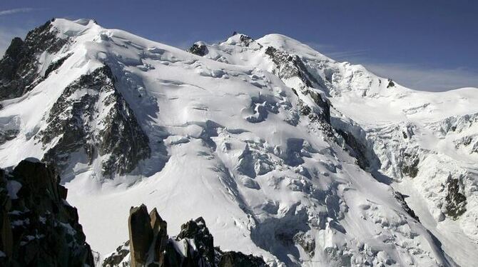 Blanc du Tacul (l), Mont Maudit (M) und der Mont Blanc (r). Foto: Balzarini