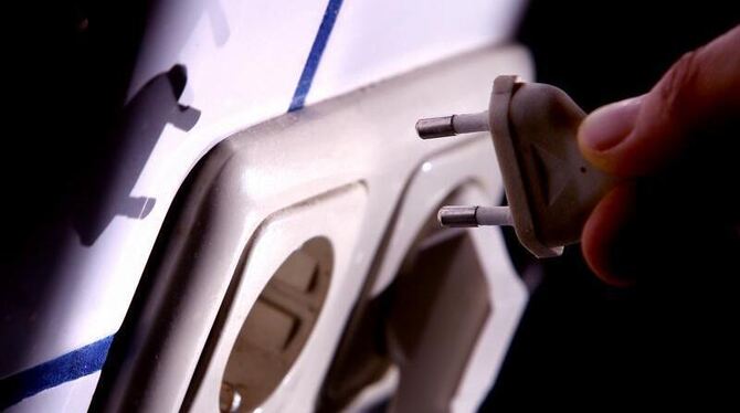 Eine Hochrechnung der Verbraucherzentrale Nordrhein-Westfalen ging für 2011 von rund 600 000 Stromsperren bundesweit aus. Fot Eine Hochrechnung der Verbraucherzentrale Nordrhein-Westfalen ging für 2011 von rund 600 000 Stromsperren bundesweit aus. Fot