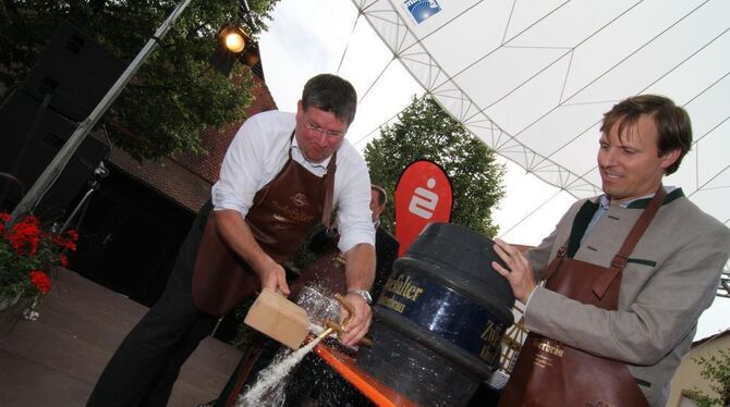 Zwei Schläge und das Bier floss in Strömen. Erstmals wurde das Metzinger Stadt- und Heimatfest, das es bereits seit 1875 gibt, a