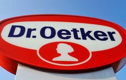 Das Logo des Dr. Oetker-Konzerns in Bielefeld. Foto: Bernd Thissen / Archiv 