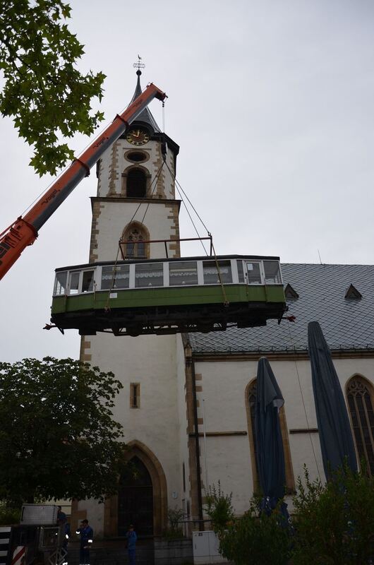 Straßenbahn landet in Pfullingen