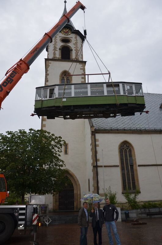 Straßenbahn landet in Pfullingen