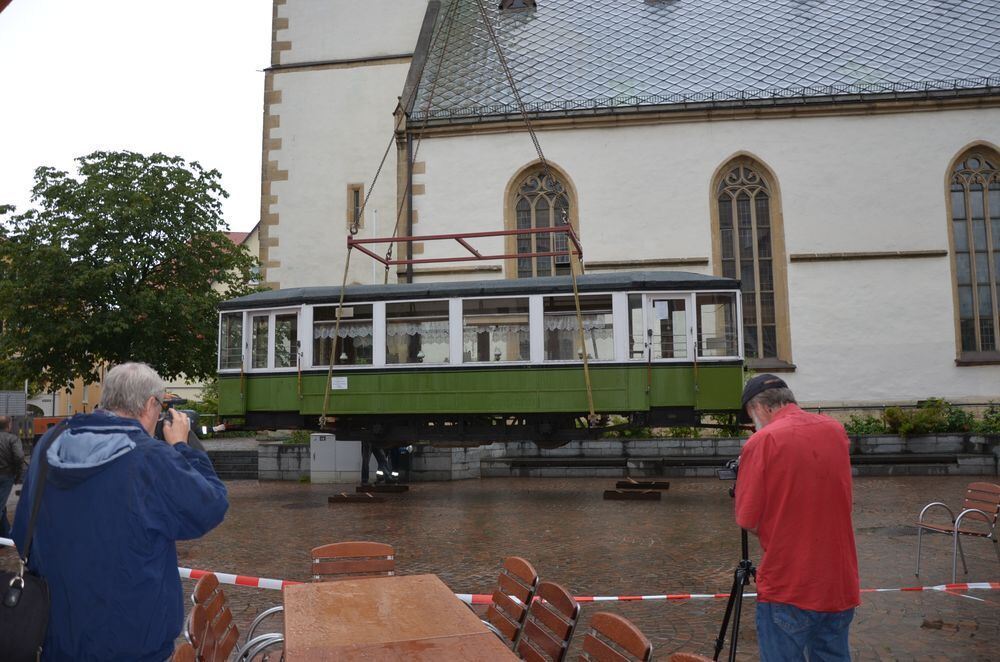 Straßenbahn landet in Pfullingen