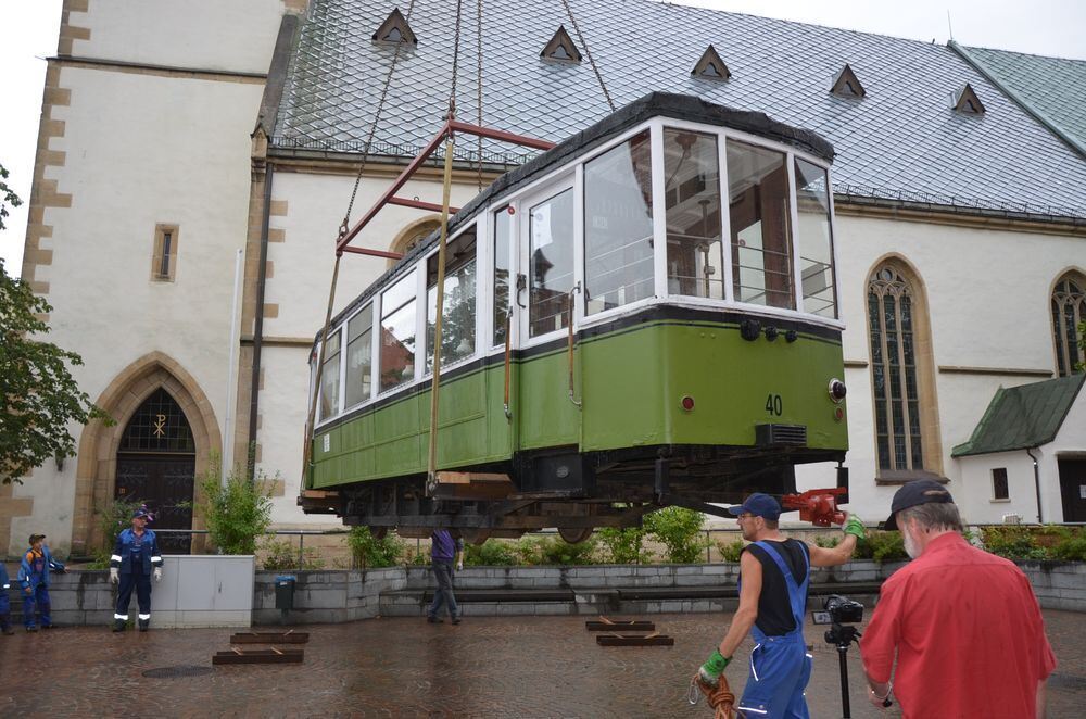Straßenbahn landet in Pfullingen