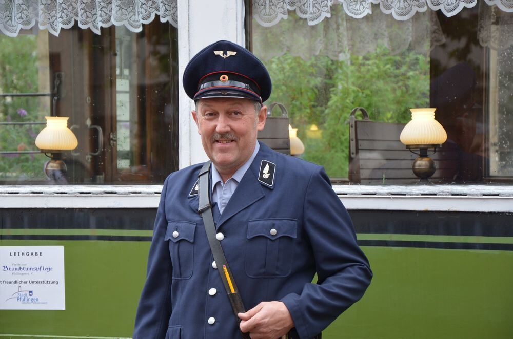 Straßenbahn landet in Pfullingen