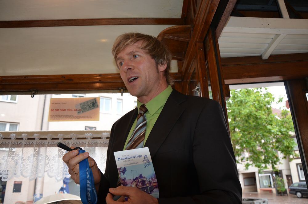 Straßenbahn landet in Pfullingen