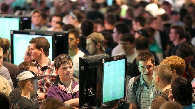 Drei Stunden warten, um einen kurzen Einblick zu erhaschen: Viele Computerspiel-Fans nehmen das gerne in Kauf. Auf der Gamesc