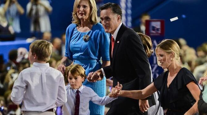 Mitt Romney wird von seiner Familie unterstützt. Foto: Tannen Maury Mitt Romney wird von seiner Familie unterstützt. Foto: Tannen Maury