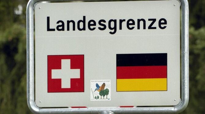 Der starke Schweizer Franken lässt bei Handel und Gastronomie im deutsch-schweizerischen Grenzgebiet die Kassen klingeln. Für vi