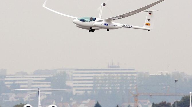 Das Forschungsflugzeug Antares H2 fliegt mit Wasserstofftechnologie.